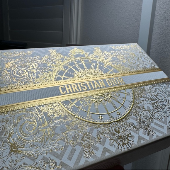Dior Exclusive Empty 2024 Holiday Edition Couture Gift Box - Picture 2 of 6